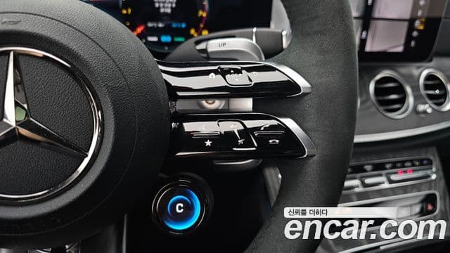 Mercedes-Benz E-Class 2022 — ფოტო 19/20