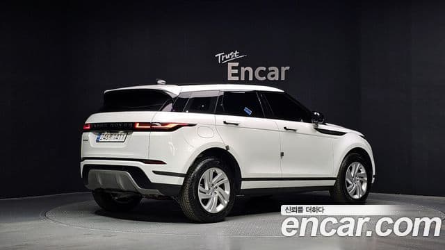 Land Rover Range Rover Evoque 2025 — ფოტო 2/20