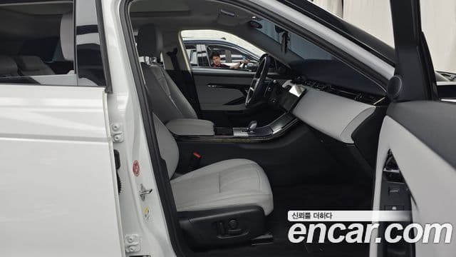 Land Rover Range Rover Evoque 2025 — ფოტო 11/20
