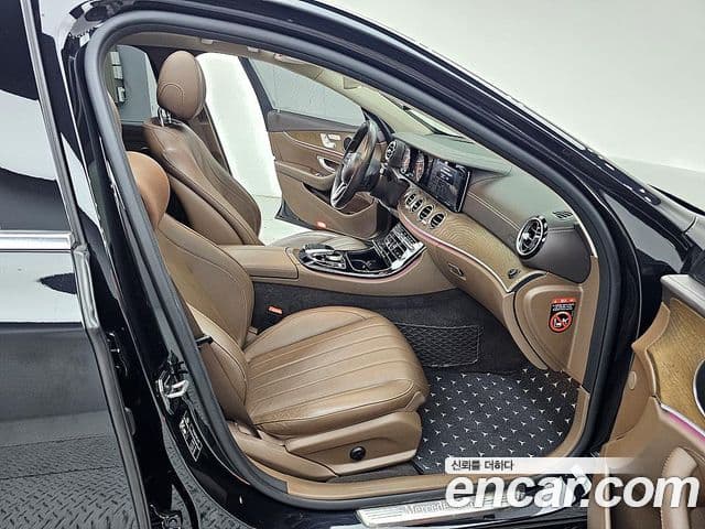 Mercedes-Benz E-Class 2019 — Şəkil 8/20