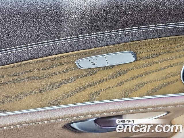 Mercedes-Benz E-Class 2019 — Şəkil 17/20