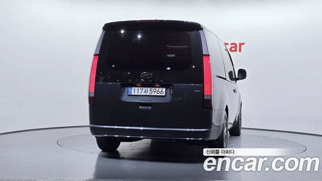 Hyundai Staria 2022 — ფოტო 4/20