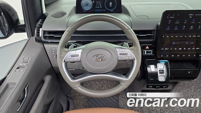 Hyundai Staria 2022 — ფოტო 13/20
