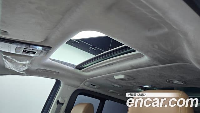 Hyundai Staria 2022 — ფოტო 17/20