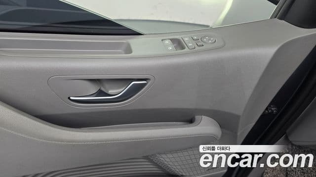 Hyundai Staria 2022 — ფოტო 18/20