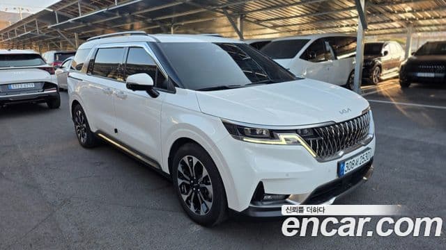 Kia Carnival 2023 — фото 1 из 17