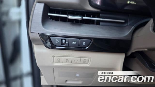 Kia Carnival 2023 — фото 9 из 17