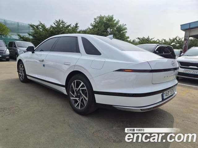 Hyundai Grandeur 2023 — ფოტო 5/20