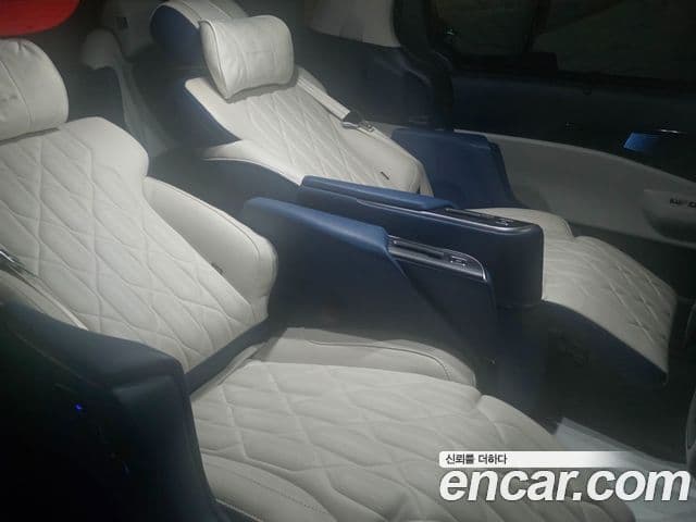 Kia Carnival 2025 — ფოტო 8/20
