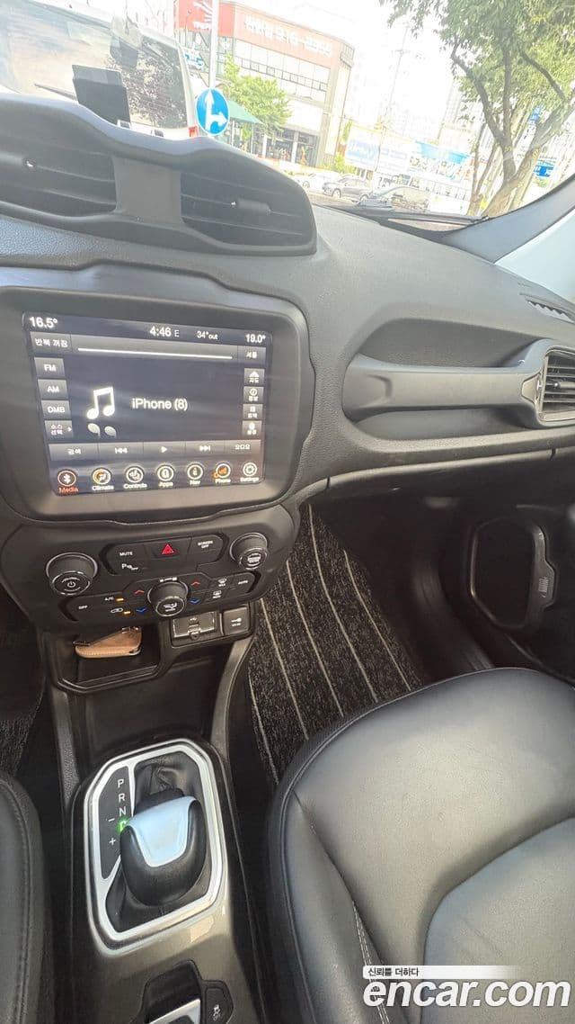 Jeep Renegade 2020 — Photo 9/16