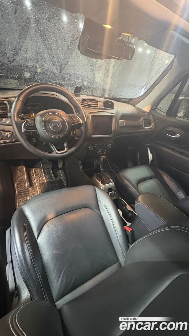 Jeep Renegade 2020 — Photo 14/16