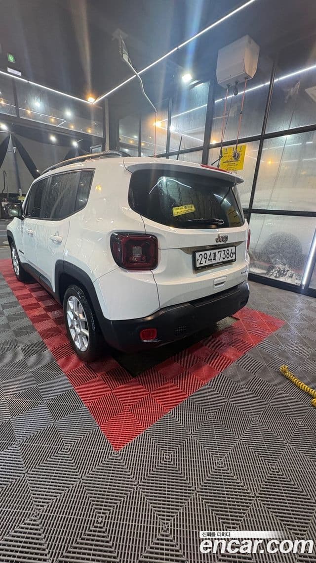 Jeep Renegade 2020 — Photo 11/16