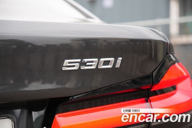 BMW 5 Series 2023 — ფოტო 6/20