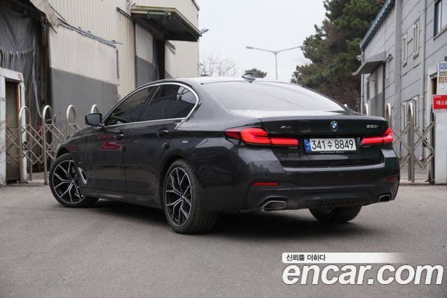 BMW 5 Series 2023 — ფოტო 13/20