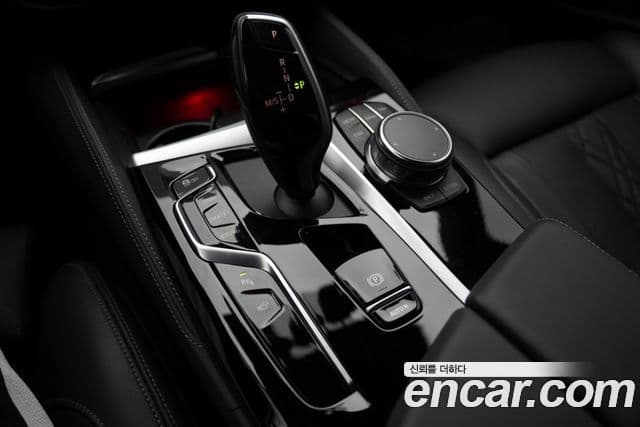 BMW 5 Series 2023 — ფოტო 15/20
