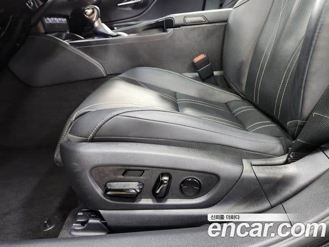 Lexus ES300h 2023 — Şəkil 9/20