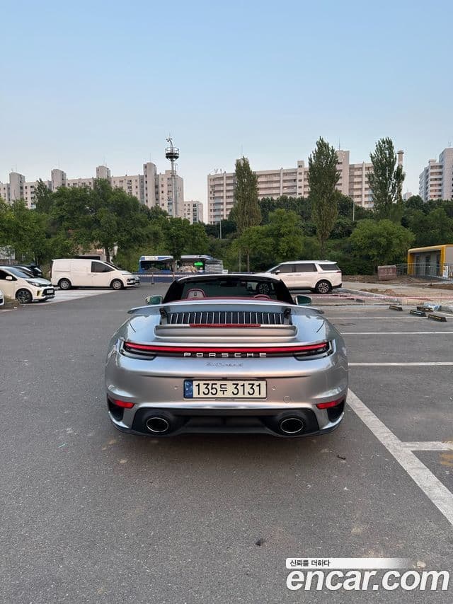 Porsche 911 2021 — фото 2 из 20