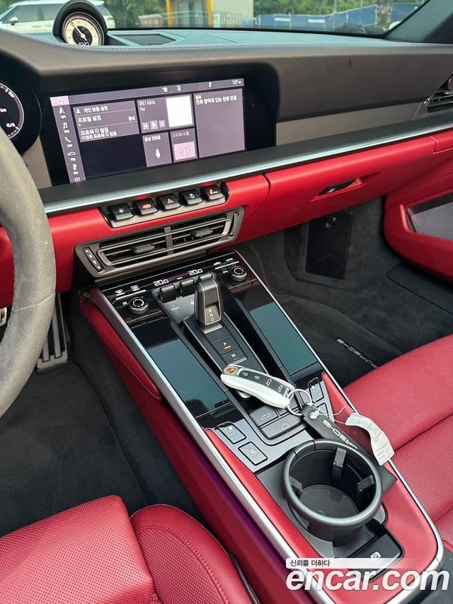 Porsche 911 2021 — фото 7 из 20