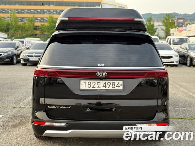 Kia Carnival 2021 — ფოტო 3/20
