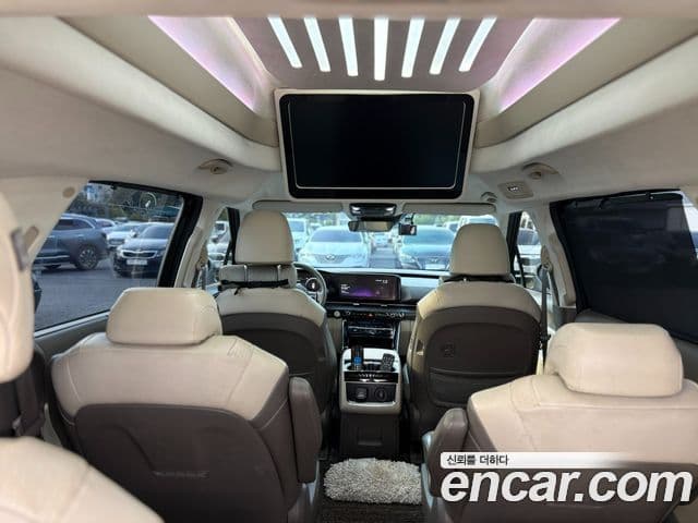 Kia Carnival 2021 — ფოტო 10/20