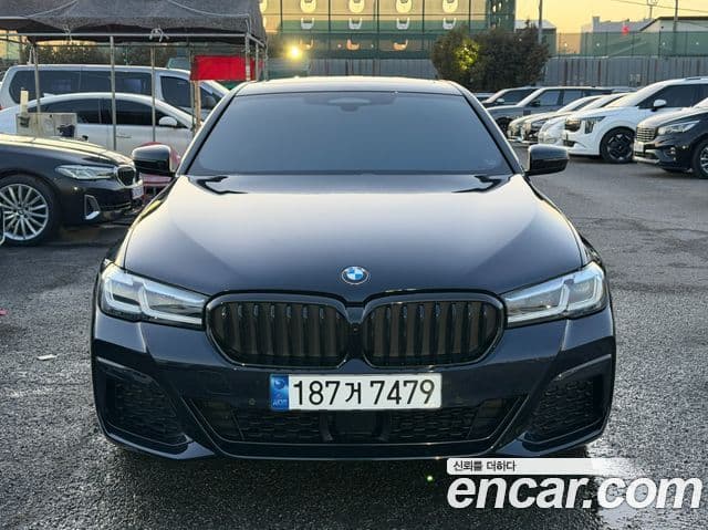 BMW 5 Series 2022 — Şəkil 2/17