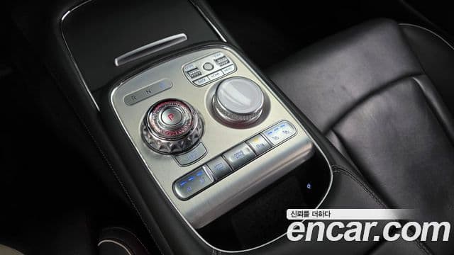 Genesis G90 2022 — Photo 4/20