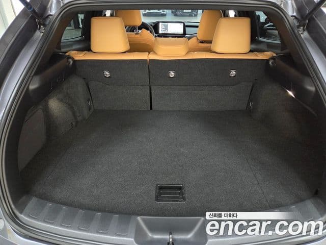 Lexus UX250h 2023 — ფოტო 9/20