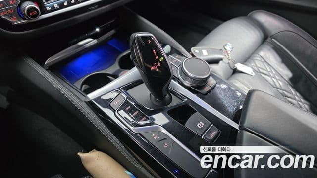 BMW 5 Series 2019 — Фото 9/20