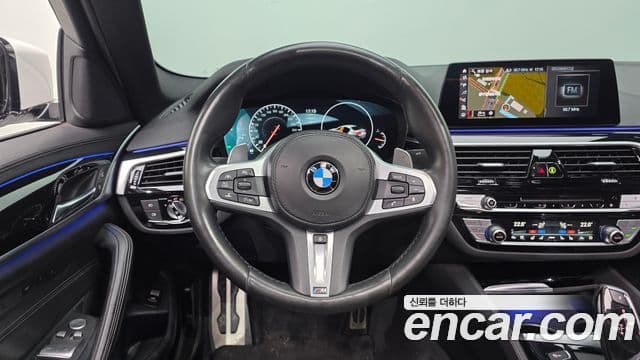 BMW 5 Series 2019 — Фото 14/20