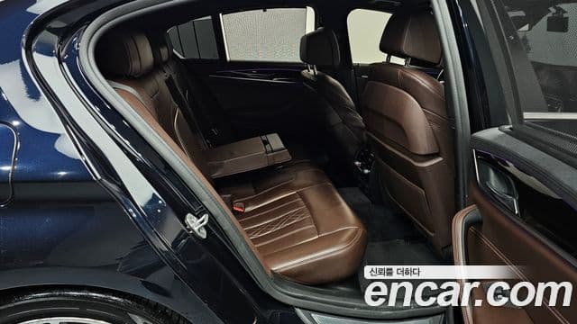 BMW 5 Series 2019 — Şəkil 11/20