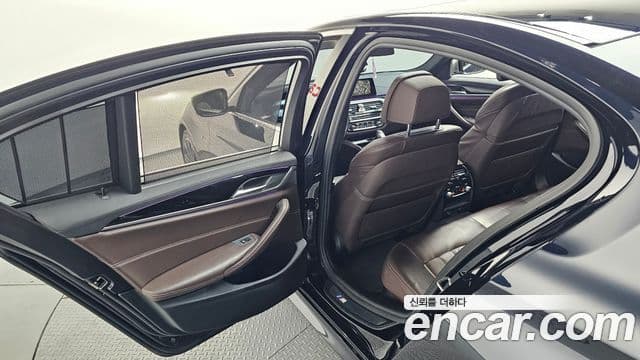 BMW 5 Series 2019 — Şəkil 20/20