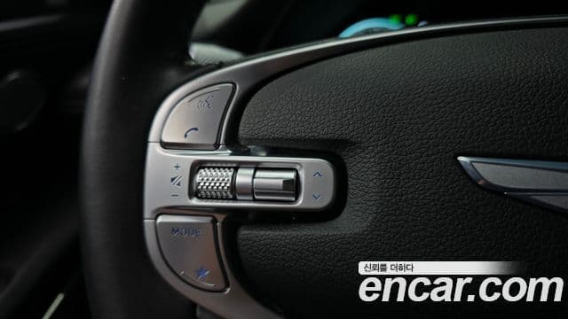 Genesis GV80 2021 — Photo 16/34
