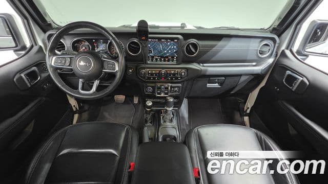 Jeep Wrangler 2020 — ფოტო 7/20
