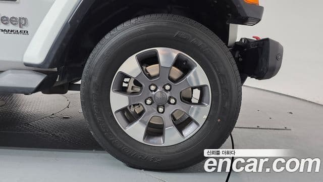 Jeep Wrangler 2020 — ფოტო 3/30