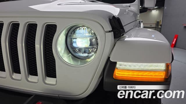 Jeep Wrangler 2020 — ფოტო 23/30