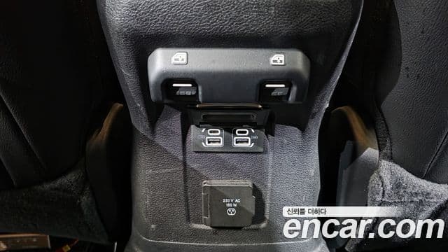 Jeep Wrangler 2020 — ფოტო 10/30
