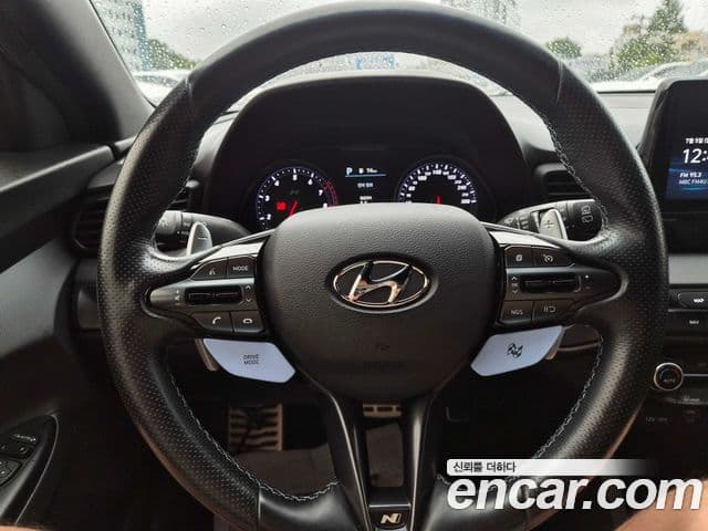 Hyundai Veloster 2020 — Фото 15/20