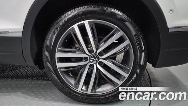 Volkswagen Tiguan Allspace 2023 — Photo 21/33