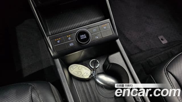 Hyundai Kona 2023 — фото 16 из 20