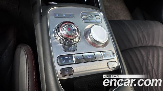 Genesis G90 2023 — Photo 18/31