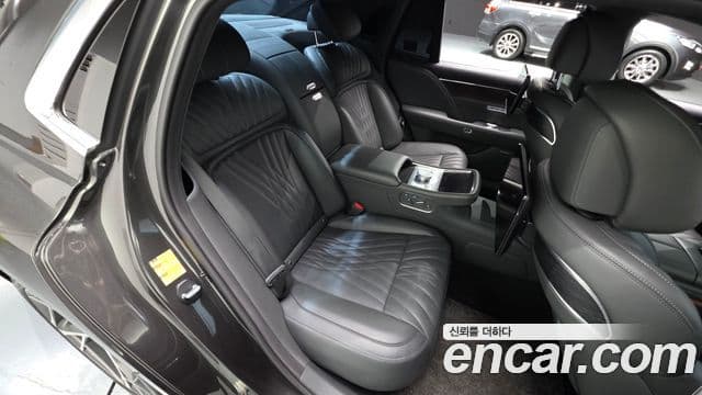 Genesis G90 2023 — Photo 14/31
