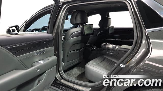 Genesis G90 2023 — Photo 21/31