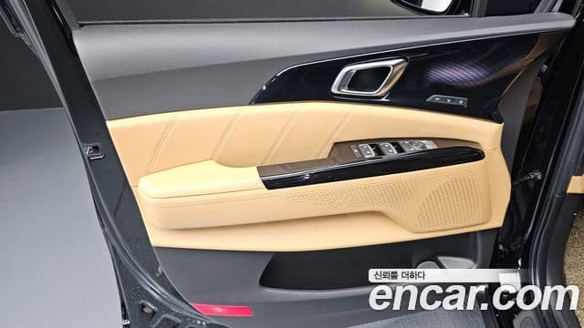 Kia Carnival 2020 — ფოტო 3/30
