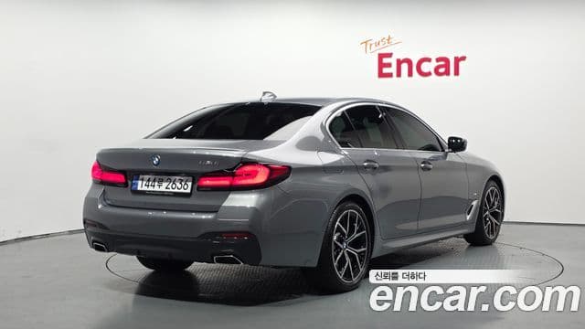 BMW 5 Series 2023 — Photo 8/20