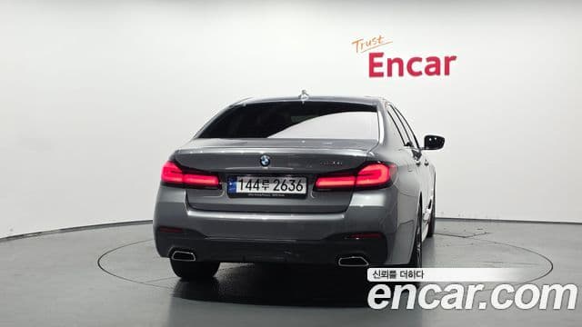 BMW 5 Series 2023 — Photo 19/20