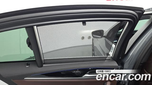 BMW 5 Series 2023 — Photo 17/20