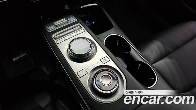 Genesis GV70 2022 — ფოტო 9/20