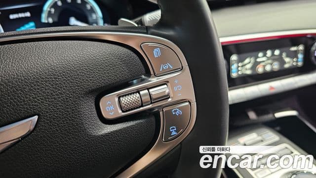 Genesis GV70 2022 — ფოტო 16/20