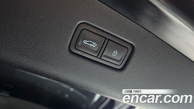 Genesis GV70 2022 — ფოტო 17/20