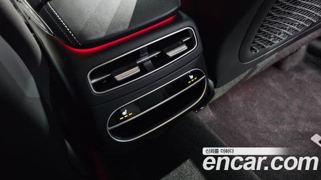 Genesis GV70 2022 — ფოტო 18/20